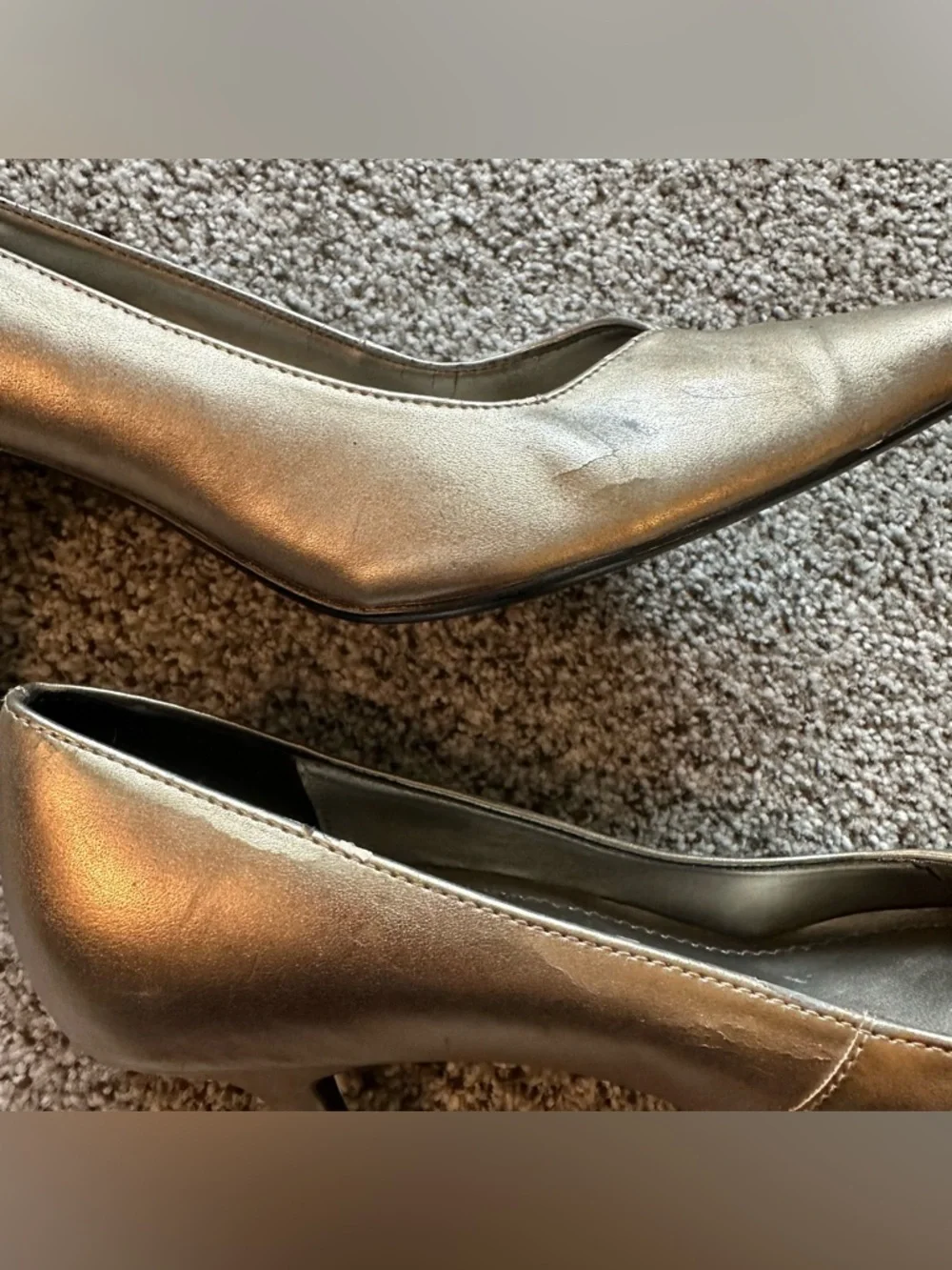 PREDICTIONS 8 Vintage Pewter Light Golf Metallic V Vamp Pumps Kitten